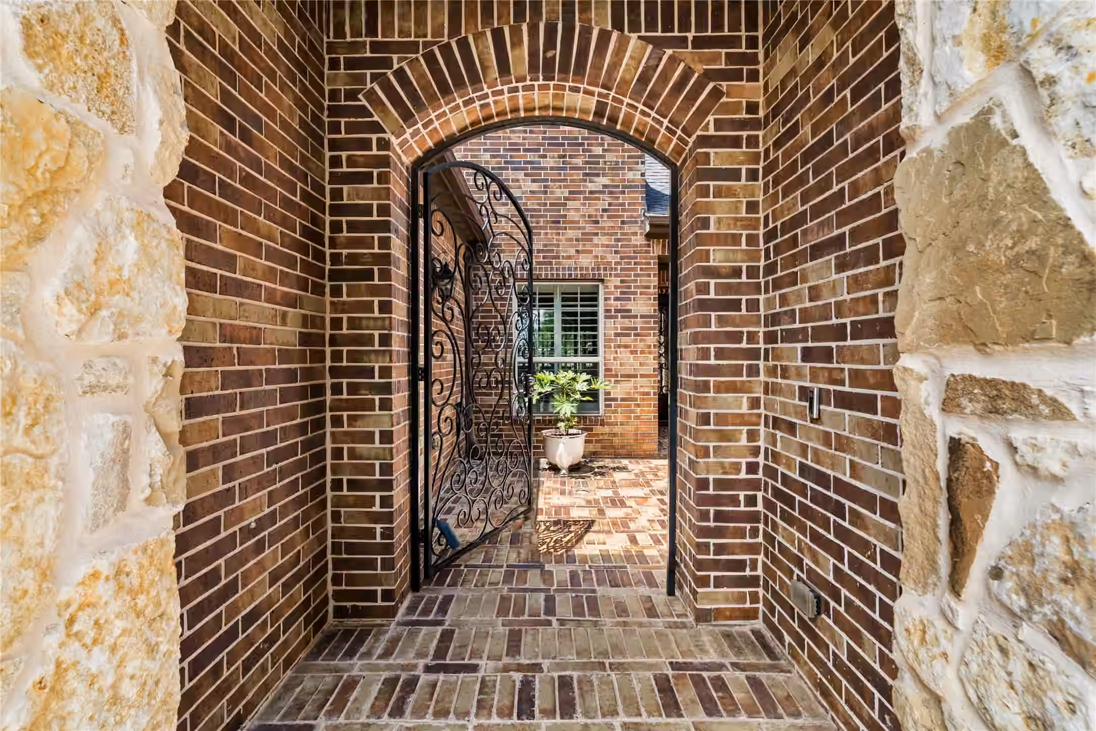 Photo 3 of 6918 Champion Trail, Katy, TX