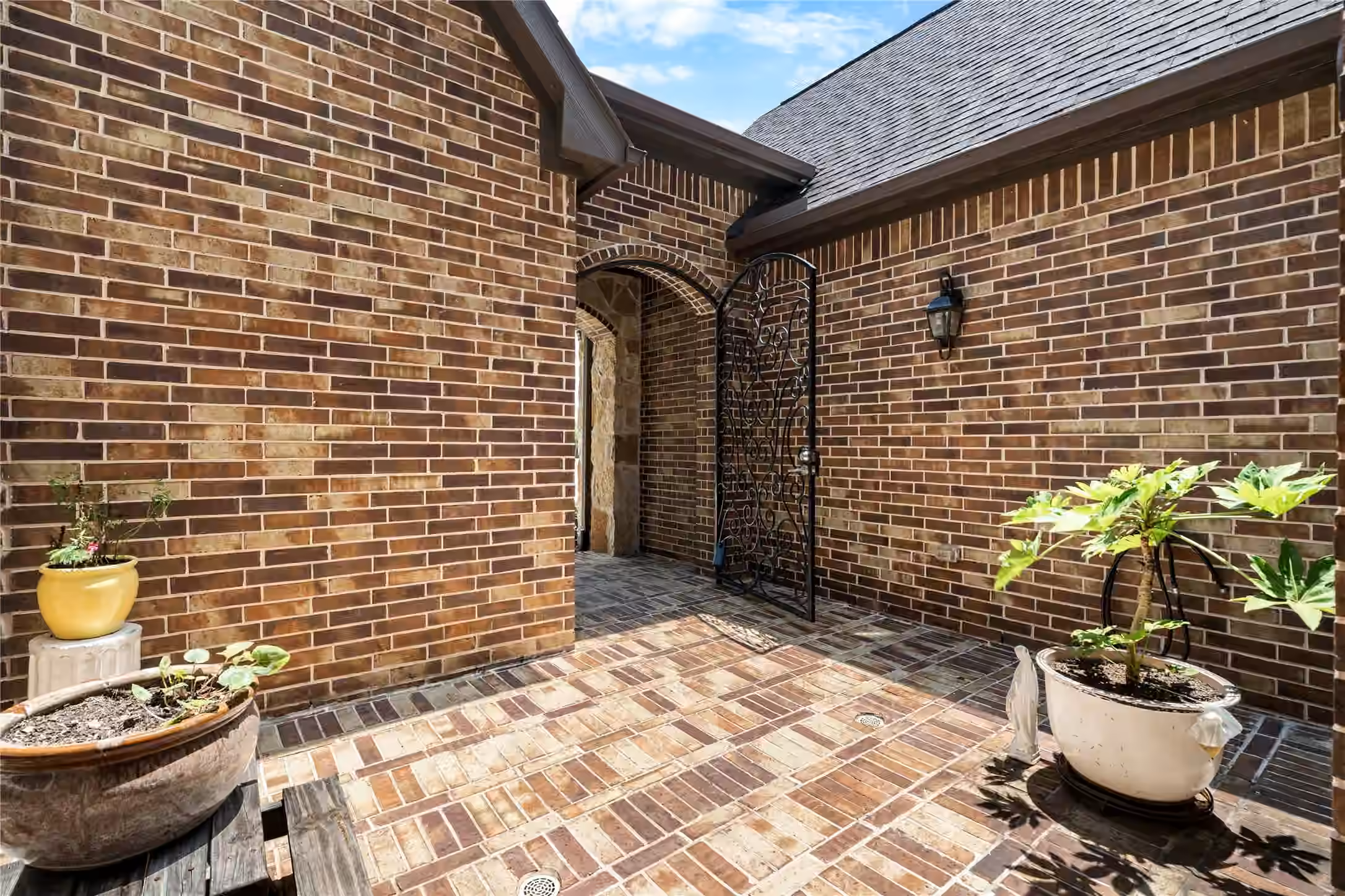 Photo 4 of 6918 Champion Trail, Katy, TX