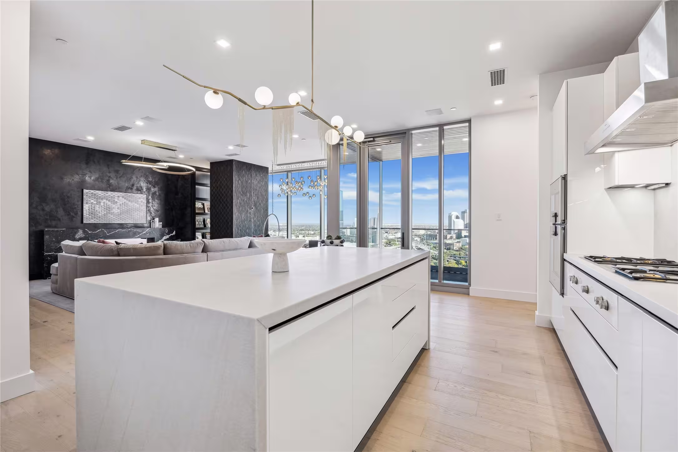 Photo 6 of 1711 Allen Parkway 2505, Houston, TX