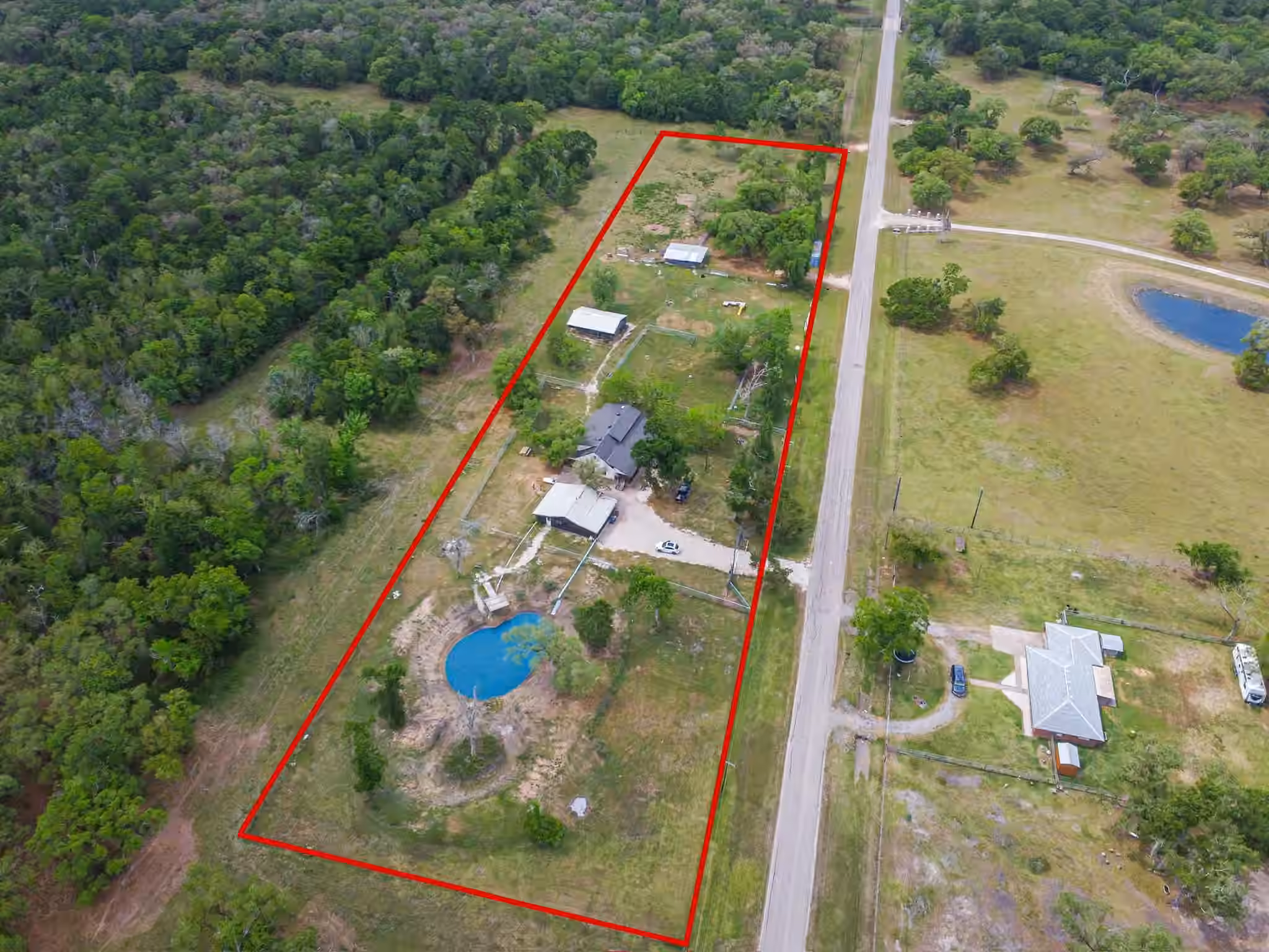 Photo of 803 County Road 772, Damon, TX