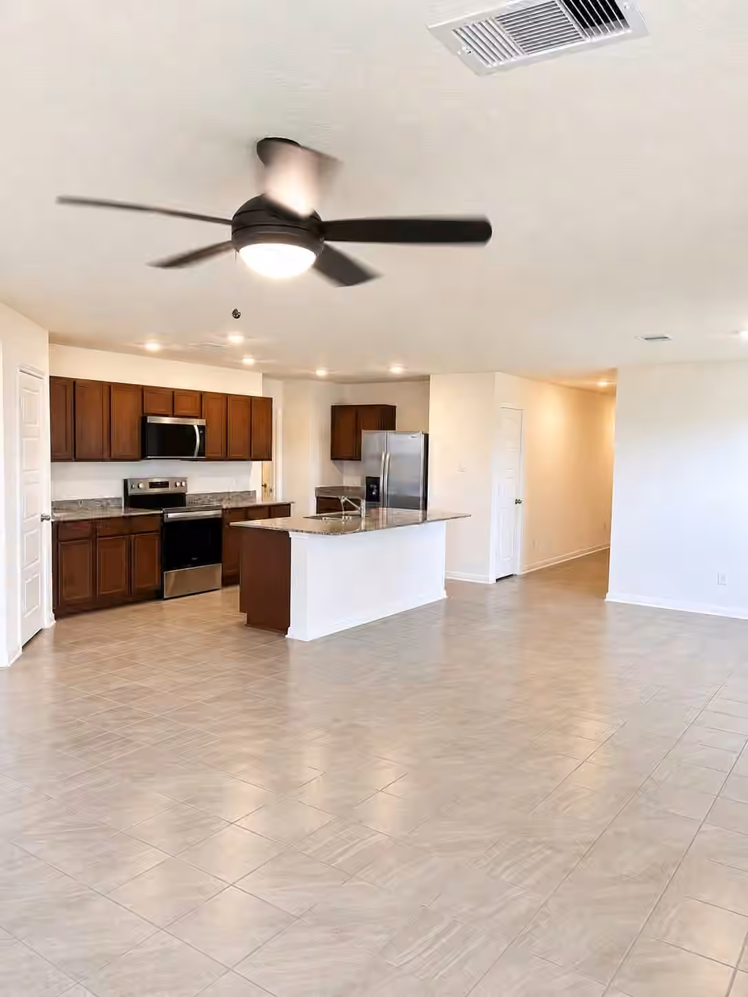 Photo 2 of 1710 Vista Luna Drive, Texas City, TX