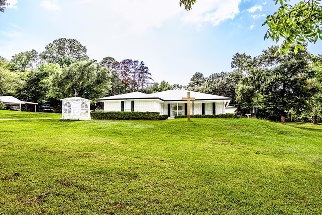 Photo 3 of 1797 SH 30 E, Huntsville, TX