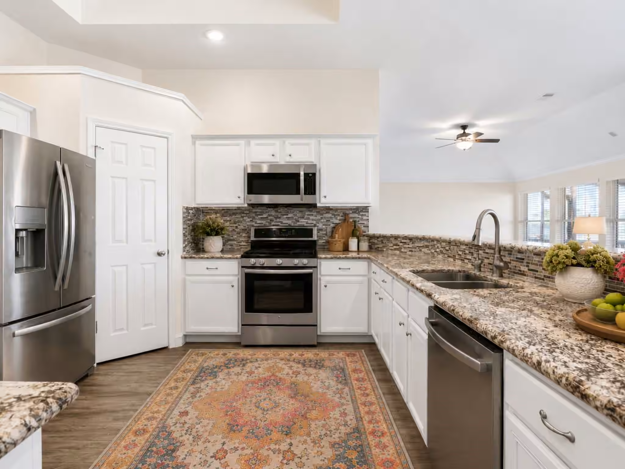 Photo 4 of 8823 SARATOGA DRIVE, Sugar Land, TX