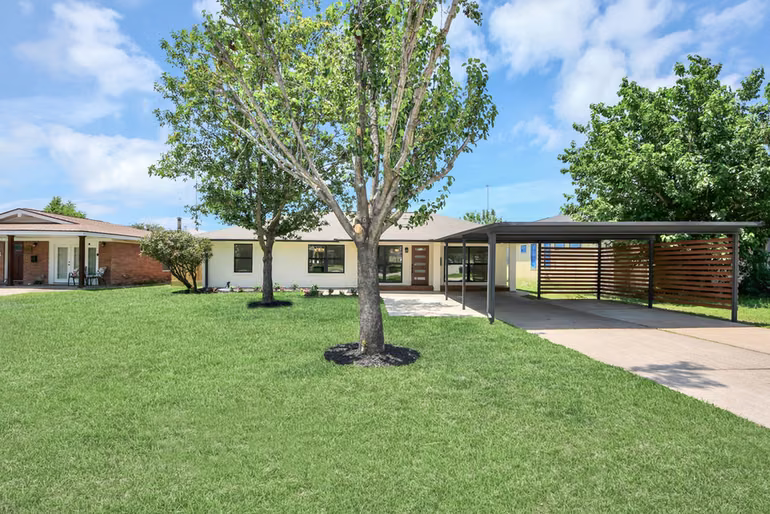 Photo 3 of 1715 Fawnhope Drive, Houston, TX