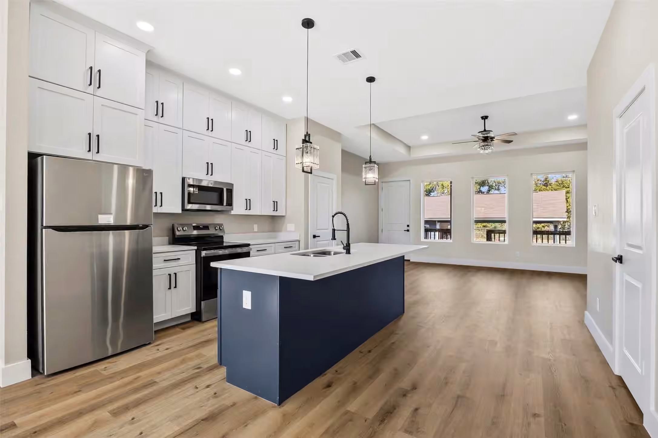 Photo 6 of 5949 Collingsworth Street, Houston, TX