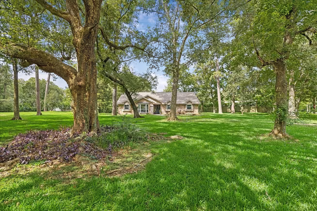 Photo of 1311 Forest Cove Drive, Kingwood, TX
