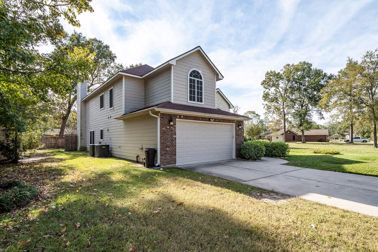 Photo 3 of 16148 Broadwater Drive, Crosby, TX