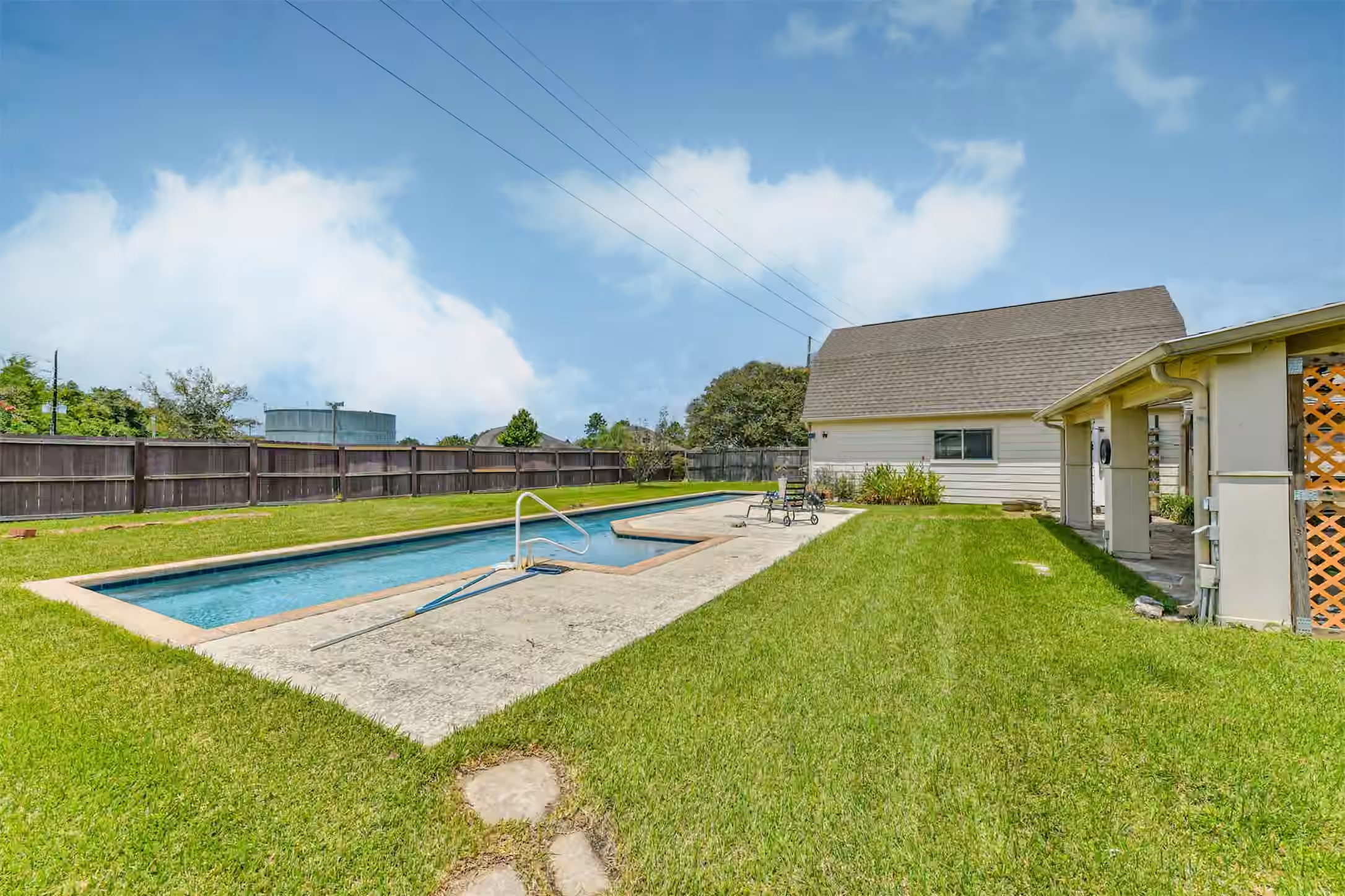Photo 2 of 2614 Brahman Drive, Manvel, TX