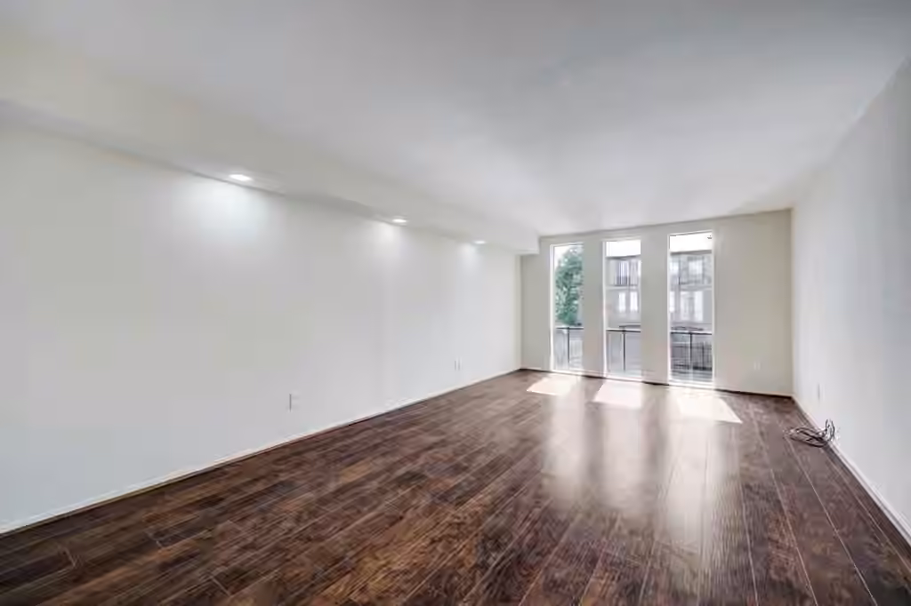Photo 7 of 4645 Wild Indigo Street 373, Houston, TX