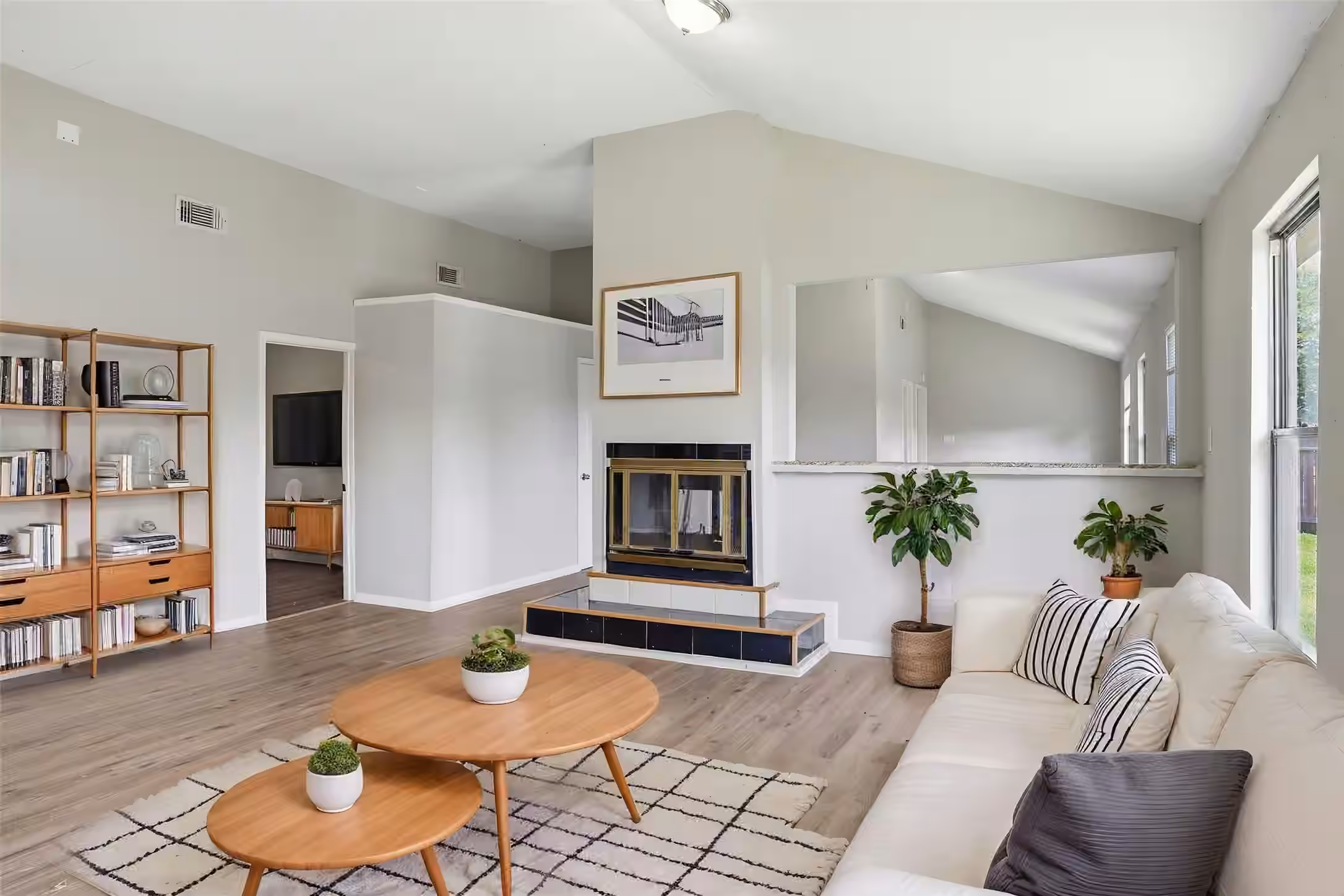 Photo 6 of 16226 Alden Ridge Drive, Houston, TX