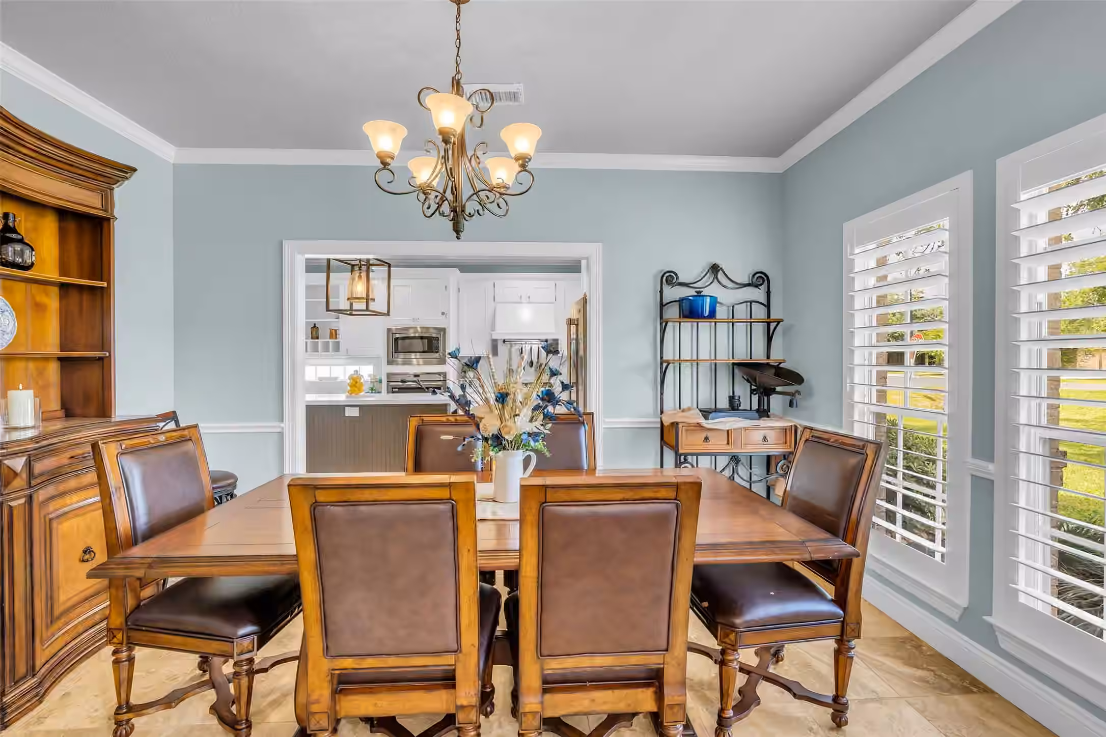 Photo 5 of 210 River Oaks Drive, Baytown, TX
