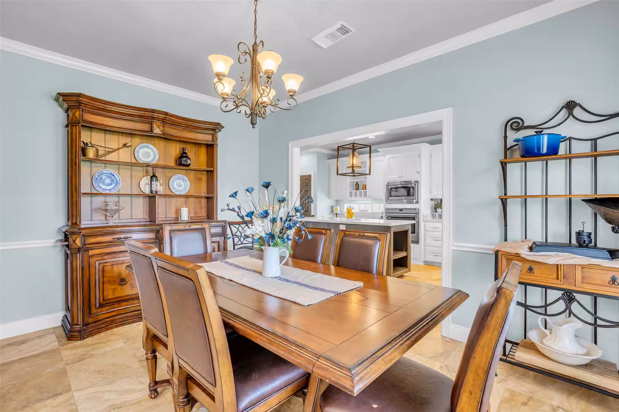 Photo 6 of 210 River Oaks Drive, Baytown, TX