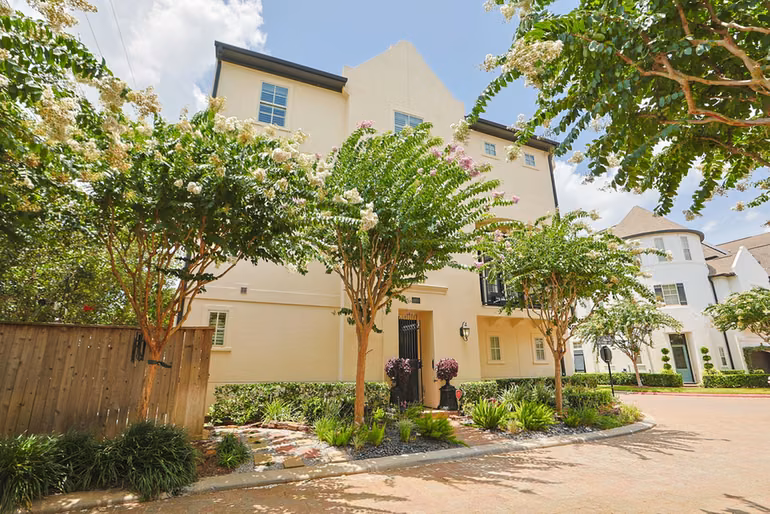 Photo 2 of 10901 Upland Park, Houston, TX