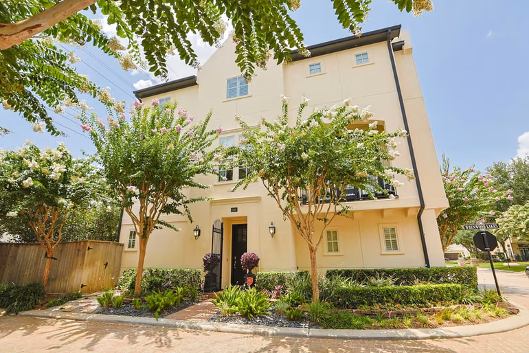 Photo 3 of 10901 Upland Park, Houston, TX
