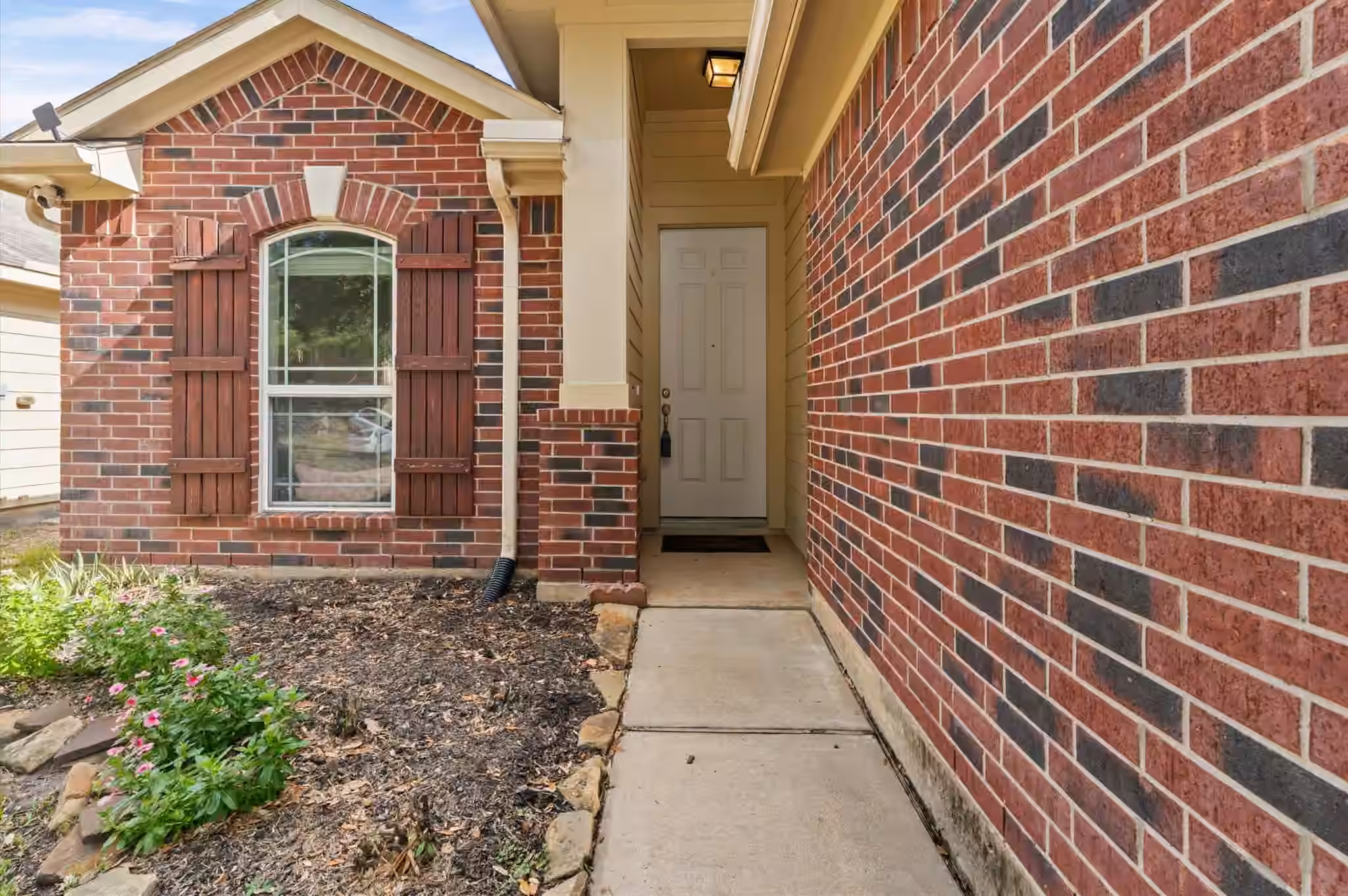 Photo 3 of 24530 Lakecrest Town Drive, Katy, TX