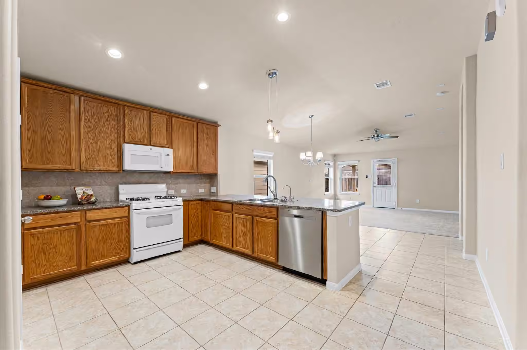 Photo 5 of 24530 Lakecrest Town Drive, Katy, TX