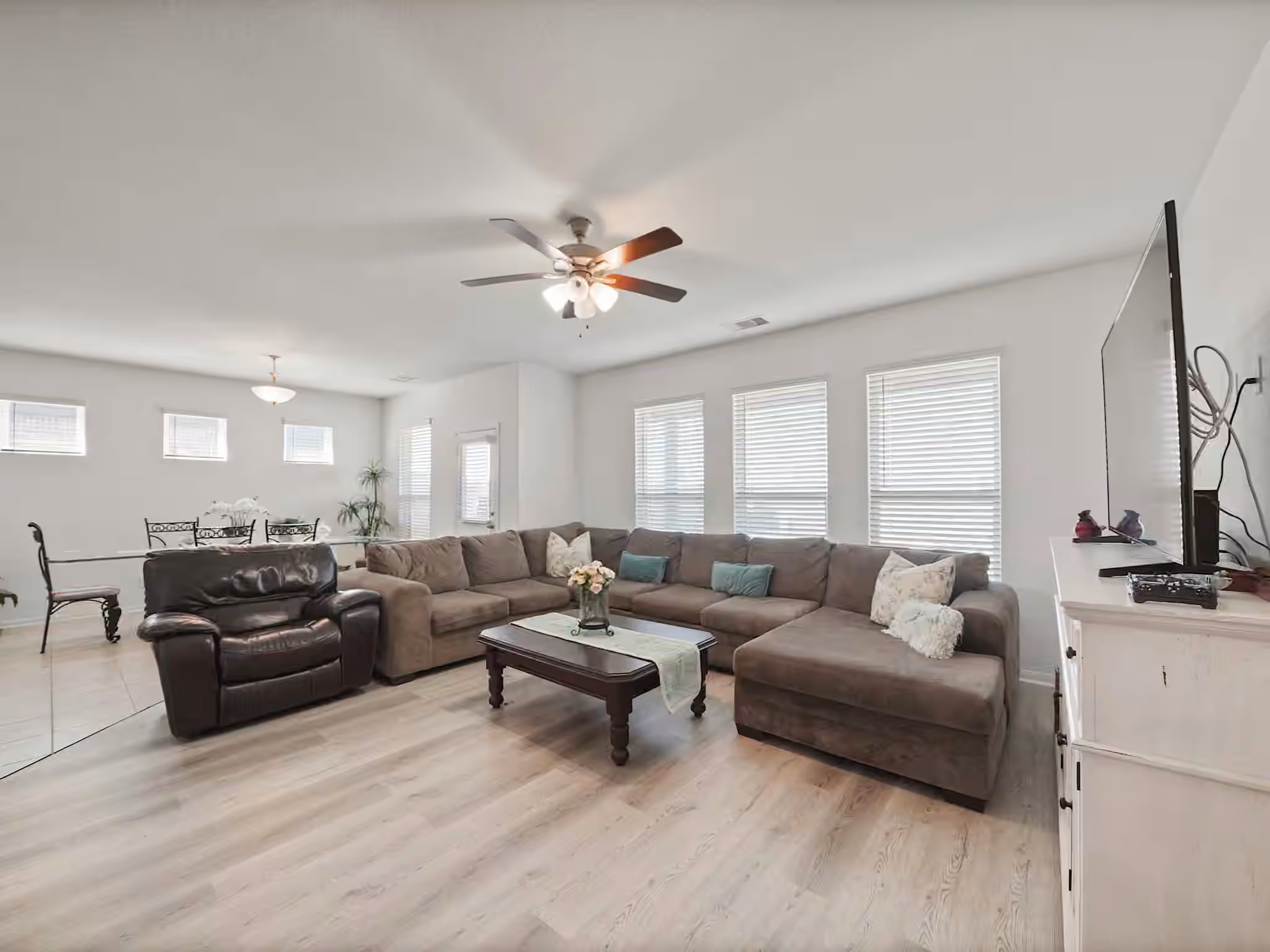Photo 3 of 6719 Northchester Drive, Katy, TX