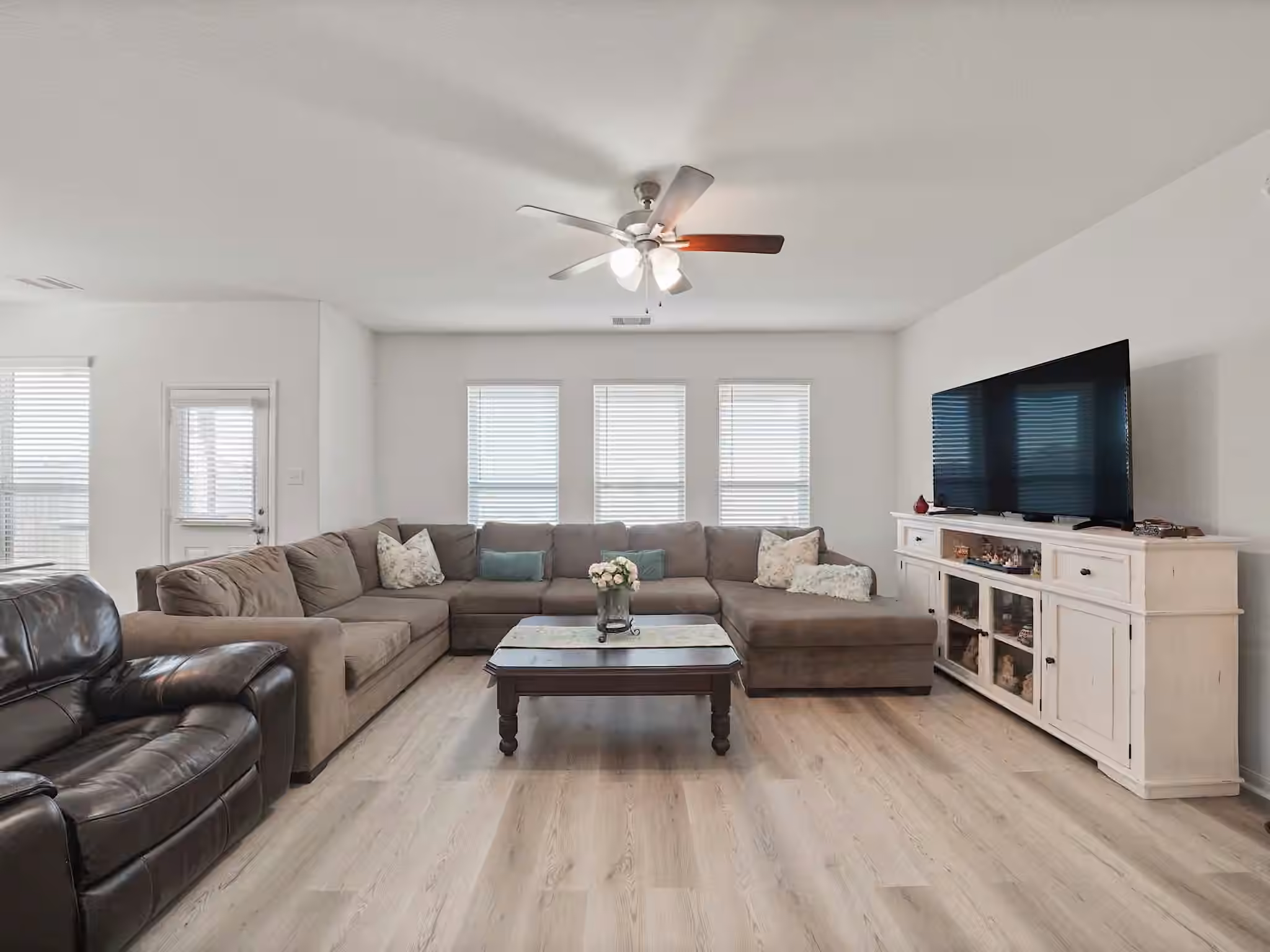 Photo 6 of 6719 Northchester Drive, Katy, TX