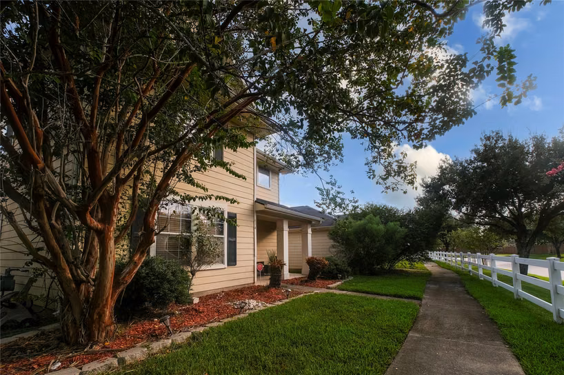 Photo 3 of 614 Pinto Springs Lane, Houston, TX