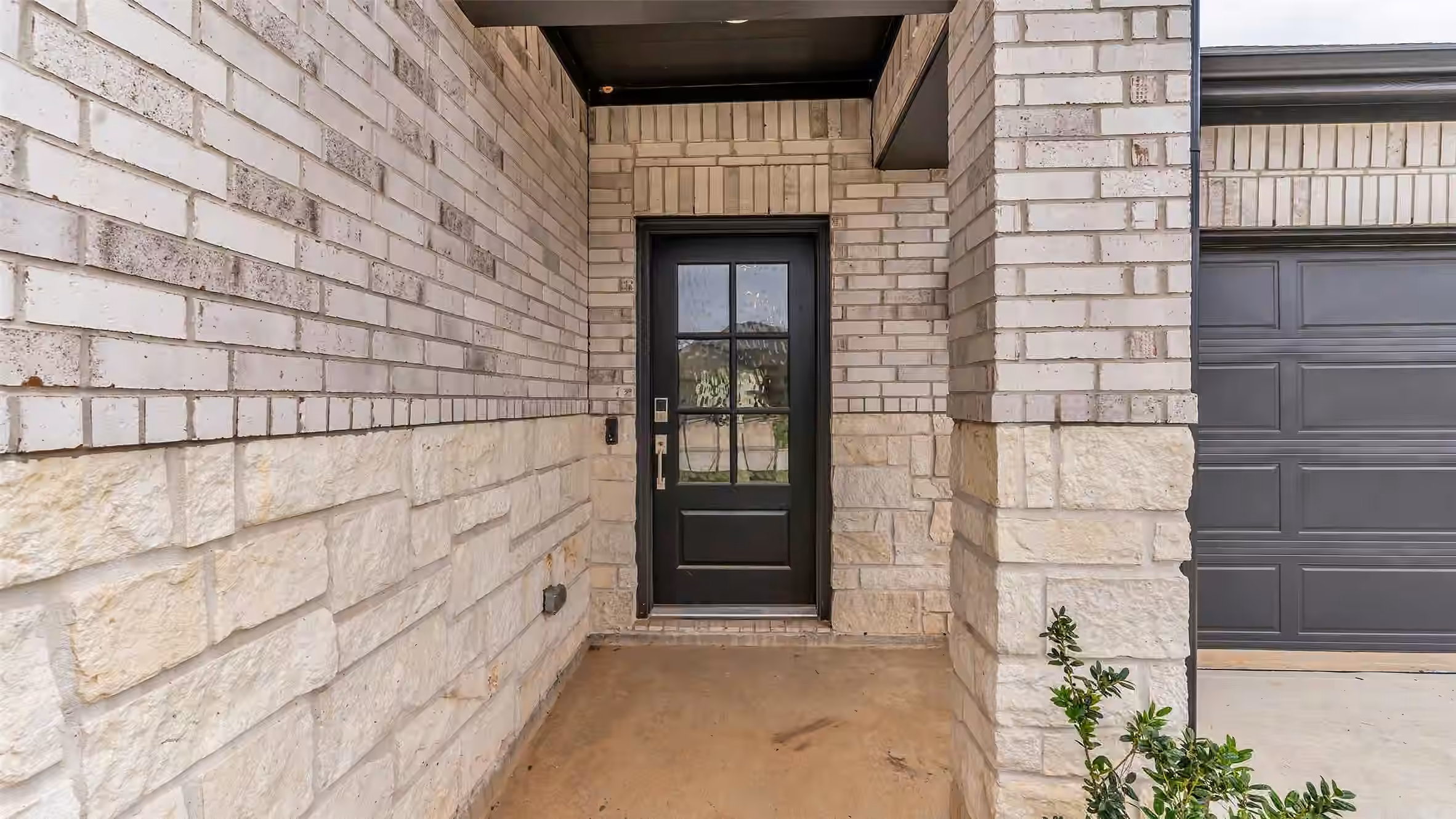 Photo 4 of 233 Mountain Knolls Lane, Willis, TX