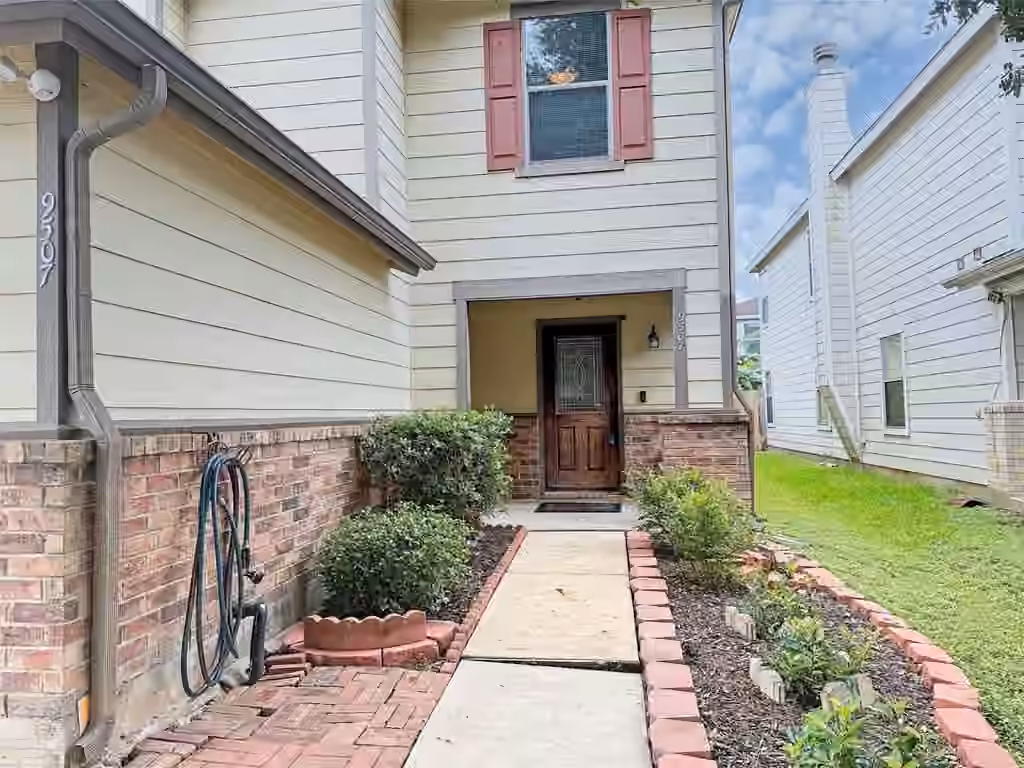 Photo 2 of 9507 Narnia Springs Court, Houston, TX