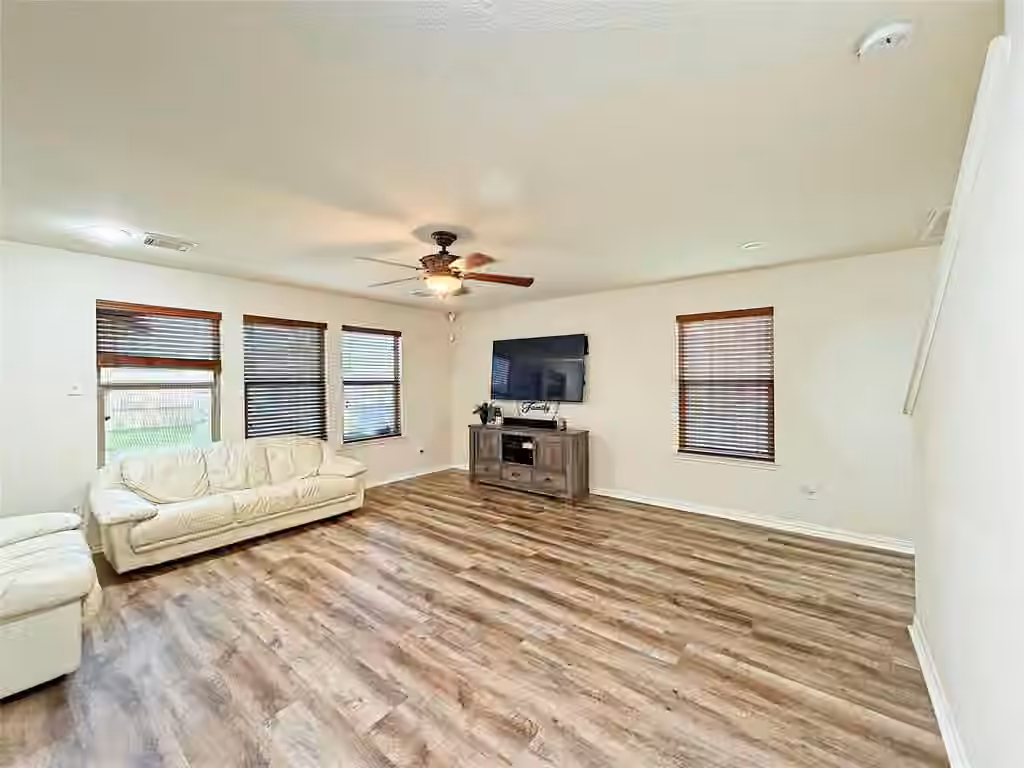 Photo 4 of 9507 Narnia Springs Court, Houston, TX