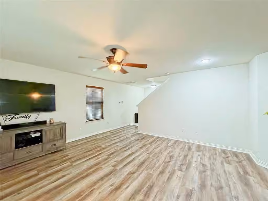 Photo 5 of 9507 Narnia Springs Court, Houston, TX