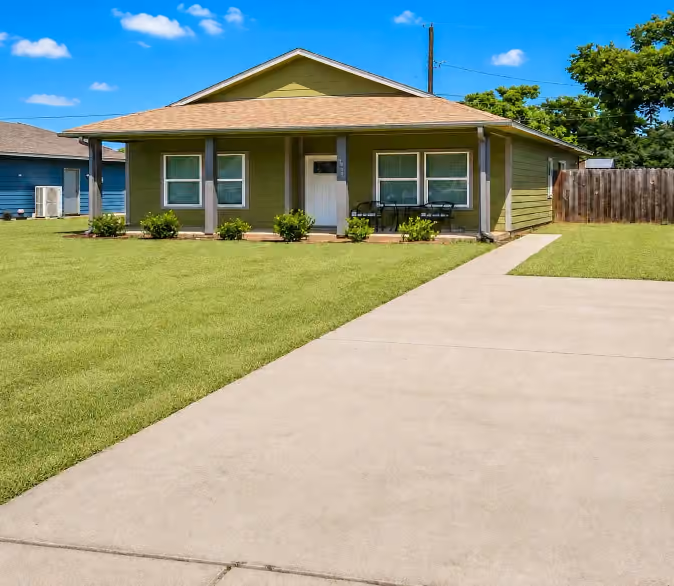 Photo 2 of 1020 10th Street, Hempstead, TX