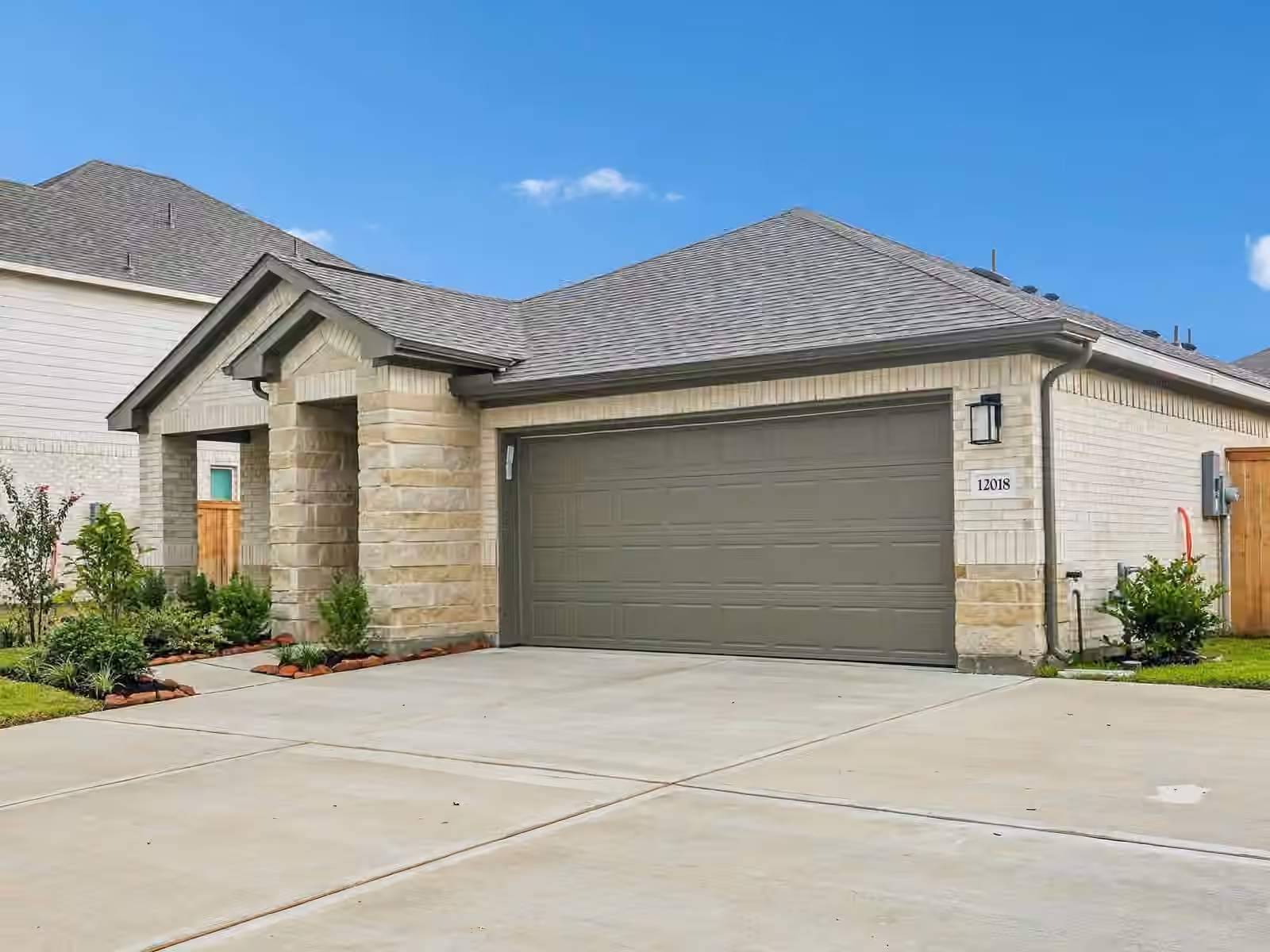 Photo 3 of 12018 Marlin Strait Drive, Baytown, TX