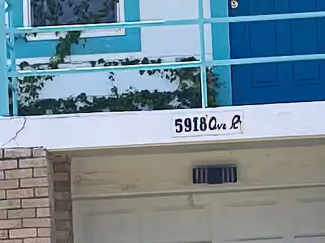 Photo 3 of 5918 Avenue R, Galveston, TX