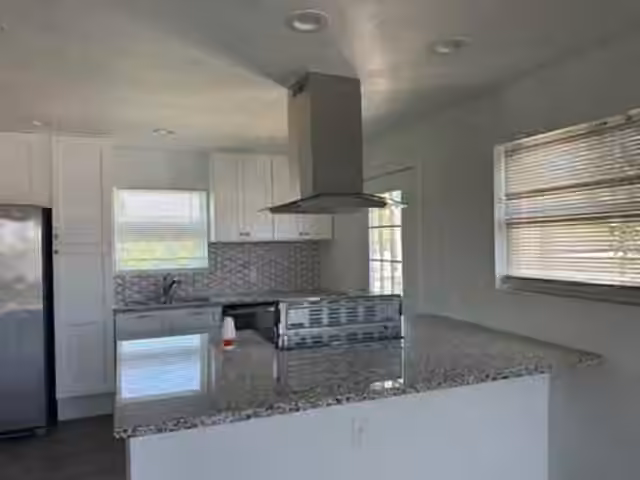 Photo 6 of 5918 Avenue R, Galveston, TX