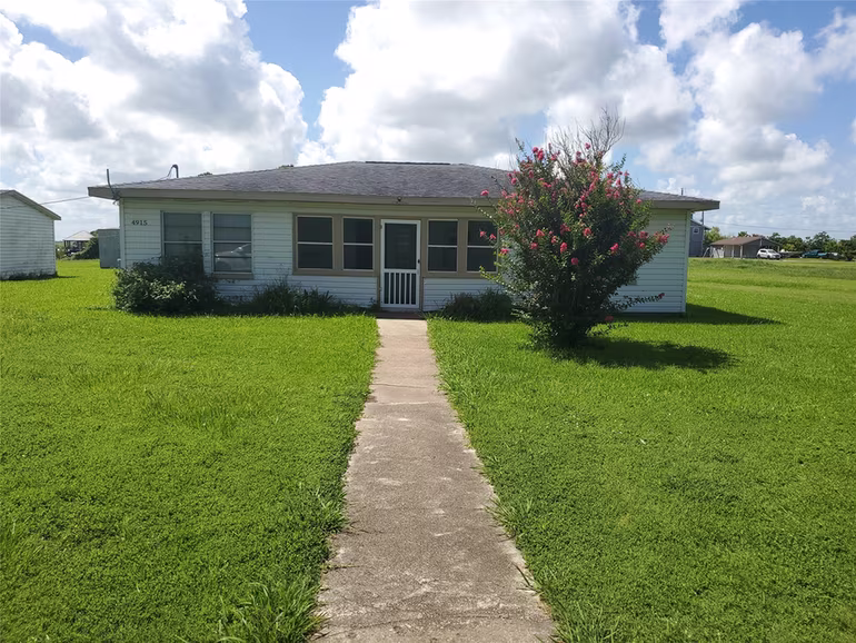 Photo of 4915 County Road 227, Freeport, TX 77541