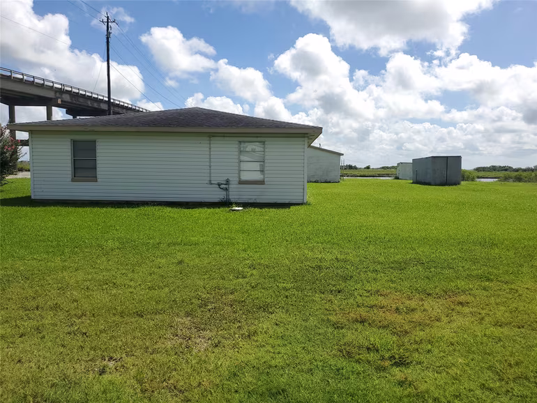 Photo 3 of 4915 County Road 227, Freeport, TX