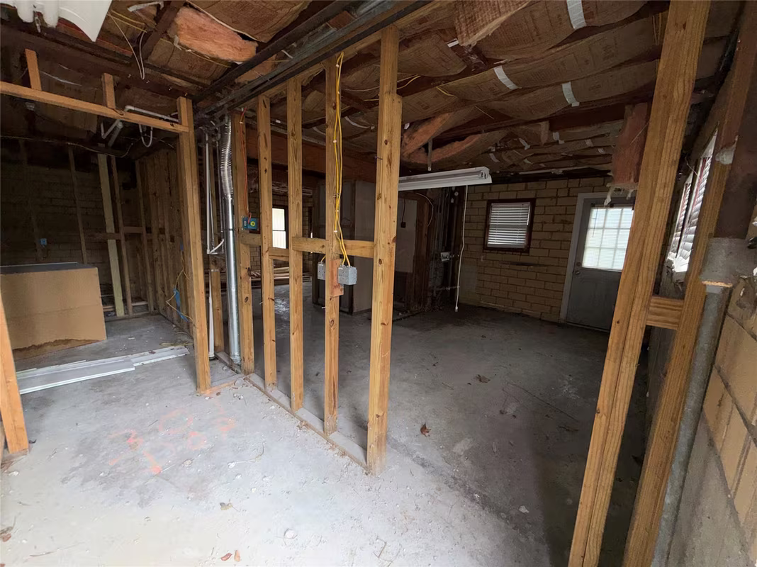 Photo 5 of 611 Mathis Street, Houston, TX