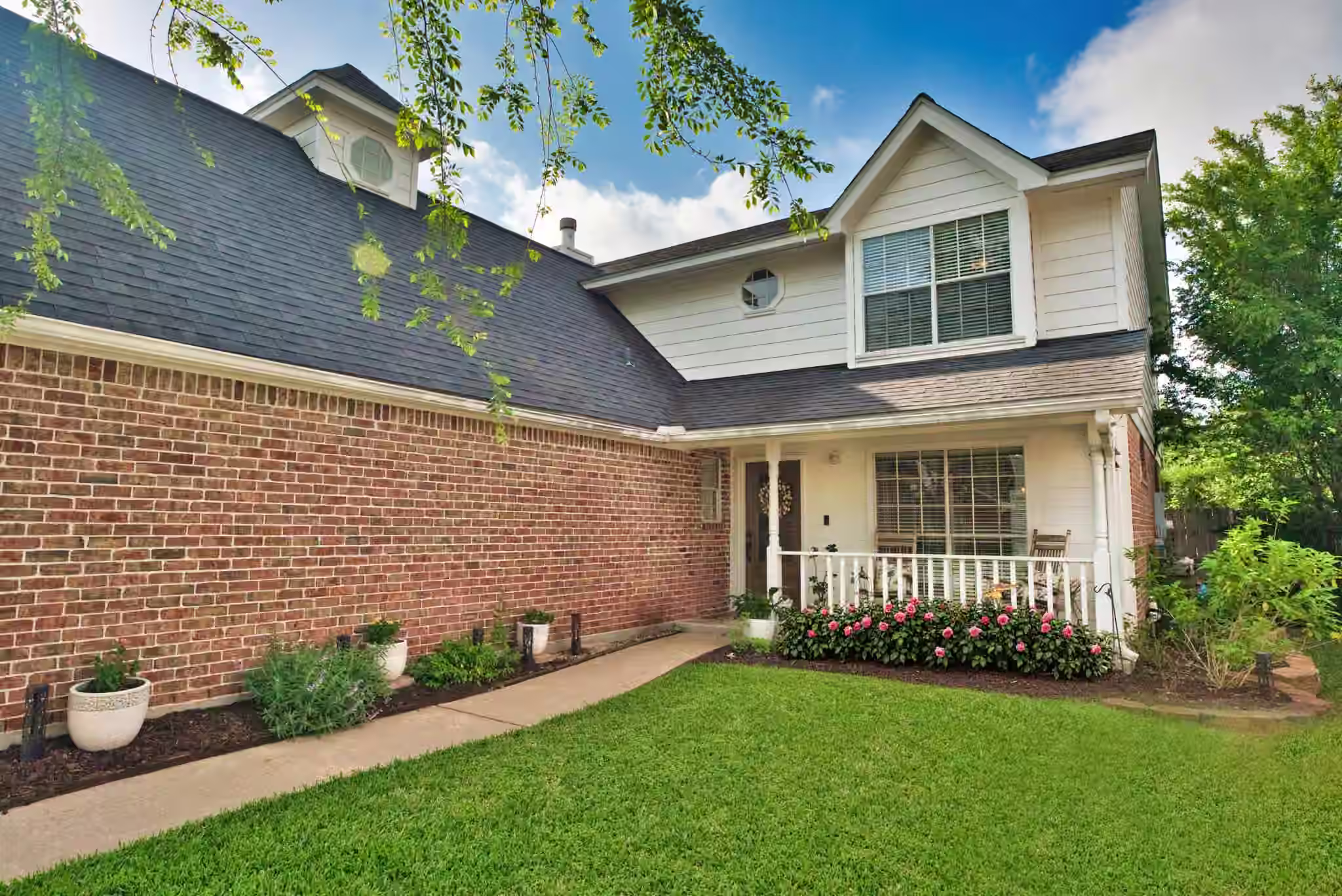 Photo 5 of 608 Prairie Lane, Angleton, TX