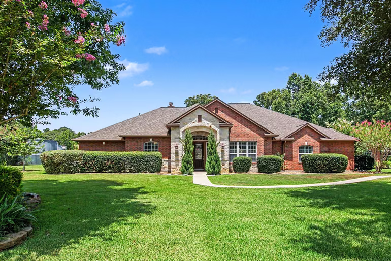 Photo of 52 La Jolla Circle, Montgomery, TX