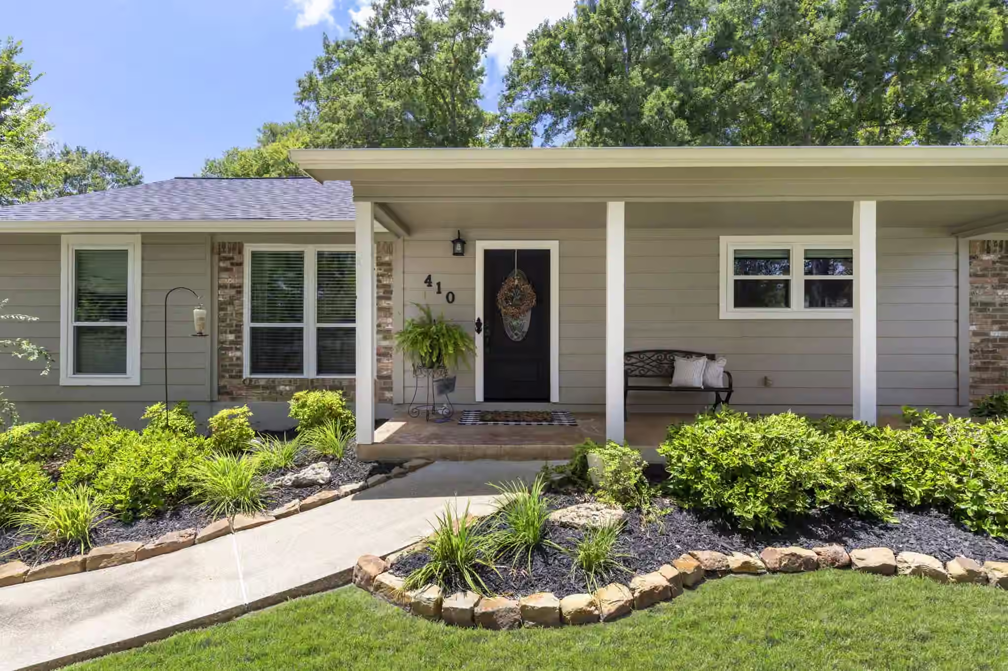 Photo 2 of 410 Shawnee Drive, Montgomery, TX