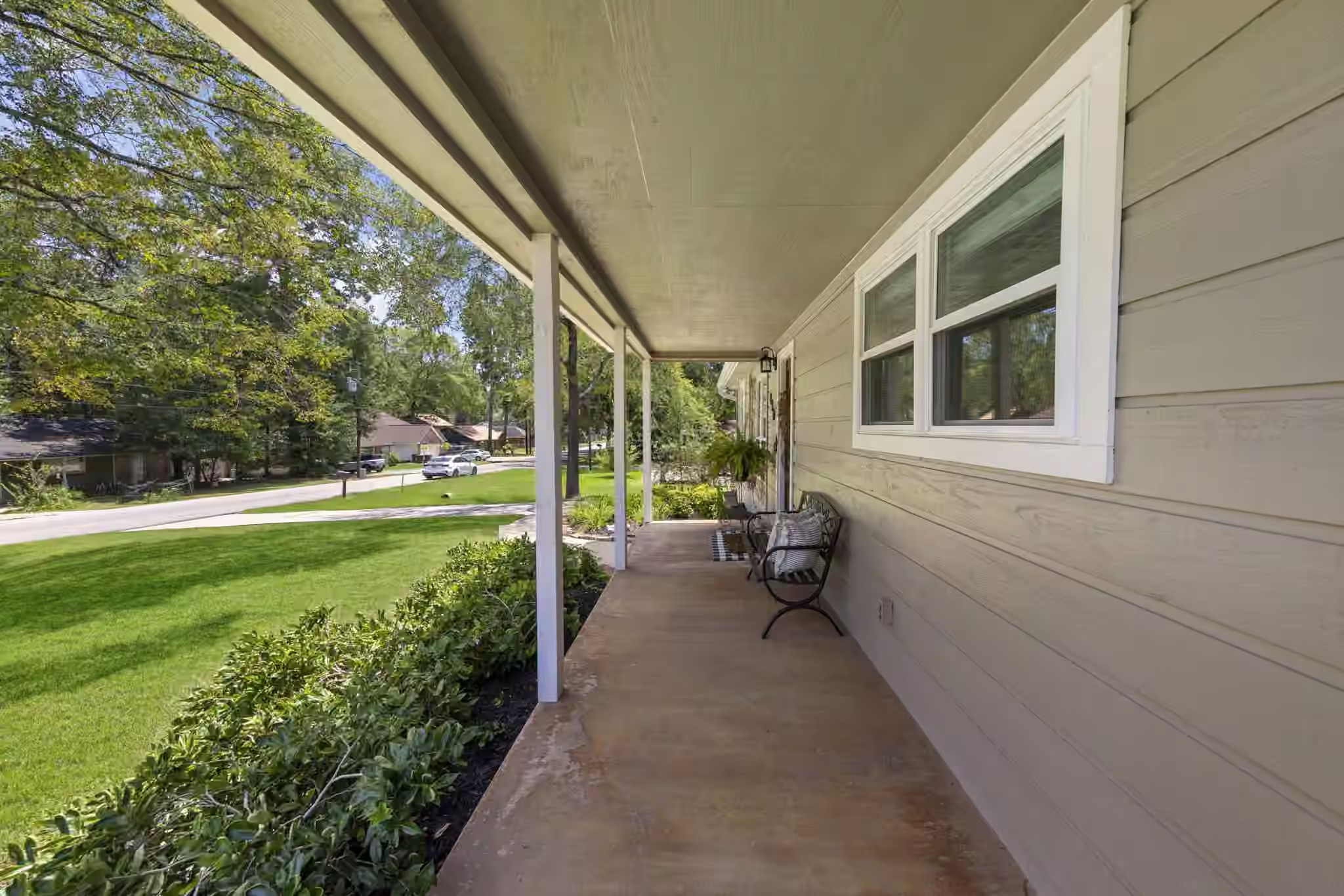 Photo 3 of 410 Shawnee Drive, Montgomery, TX