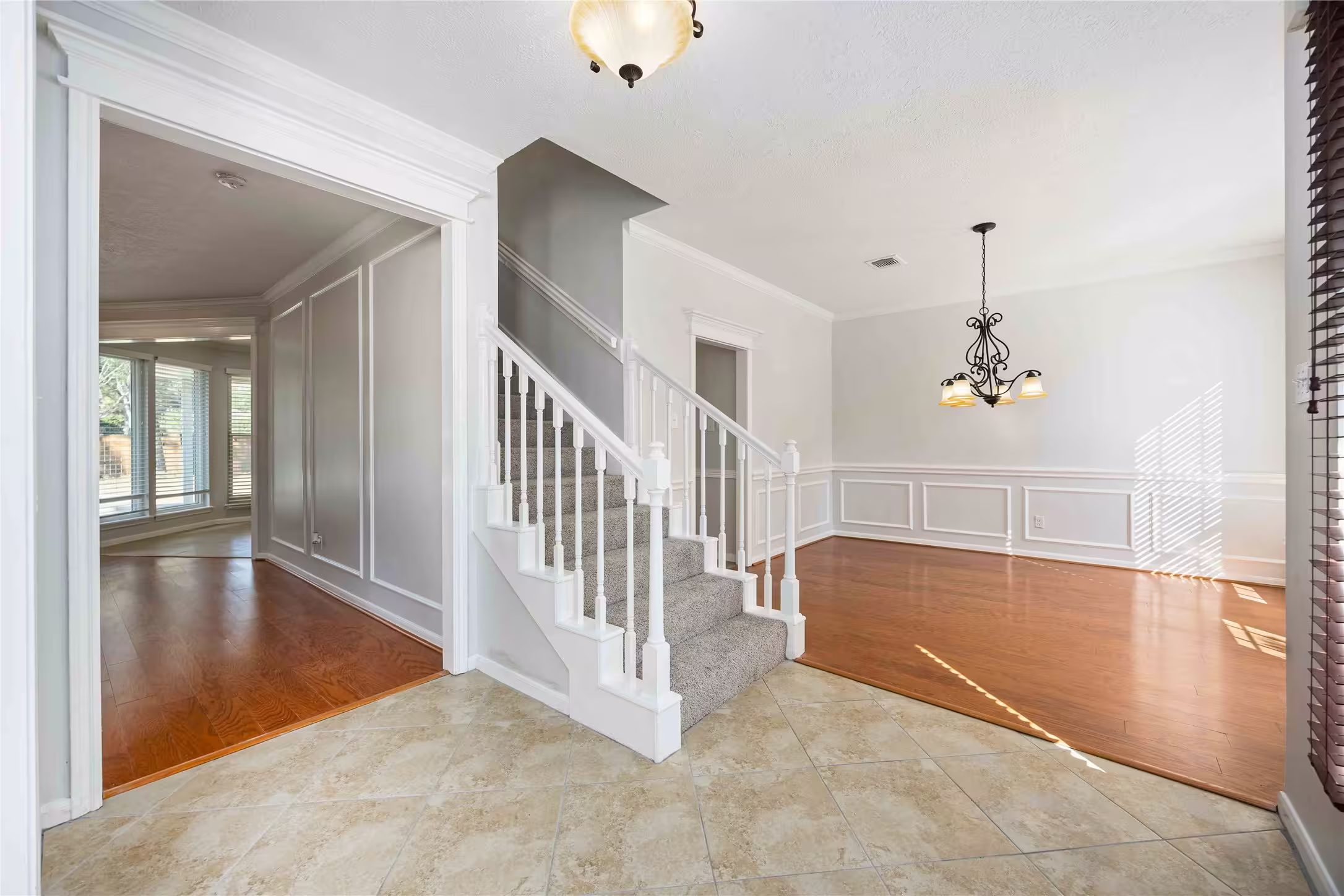 Photo 6 of 5211 Gladehill Drive, Houston, TX