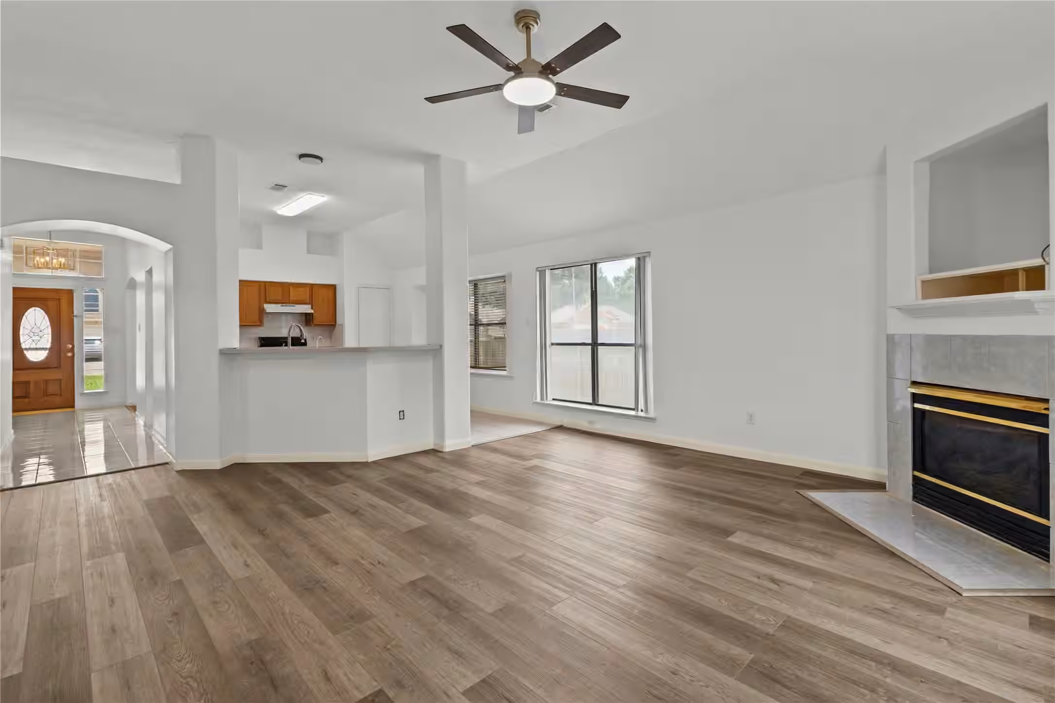 Photo 6 of 8723 Willancy Lane, Houston, TX