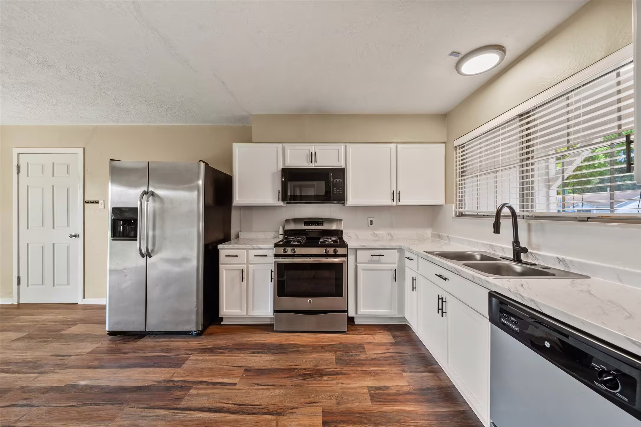 Photo 6 of 4114 Dacca Drive, Houston, TX