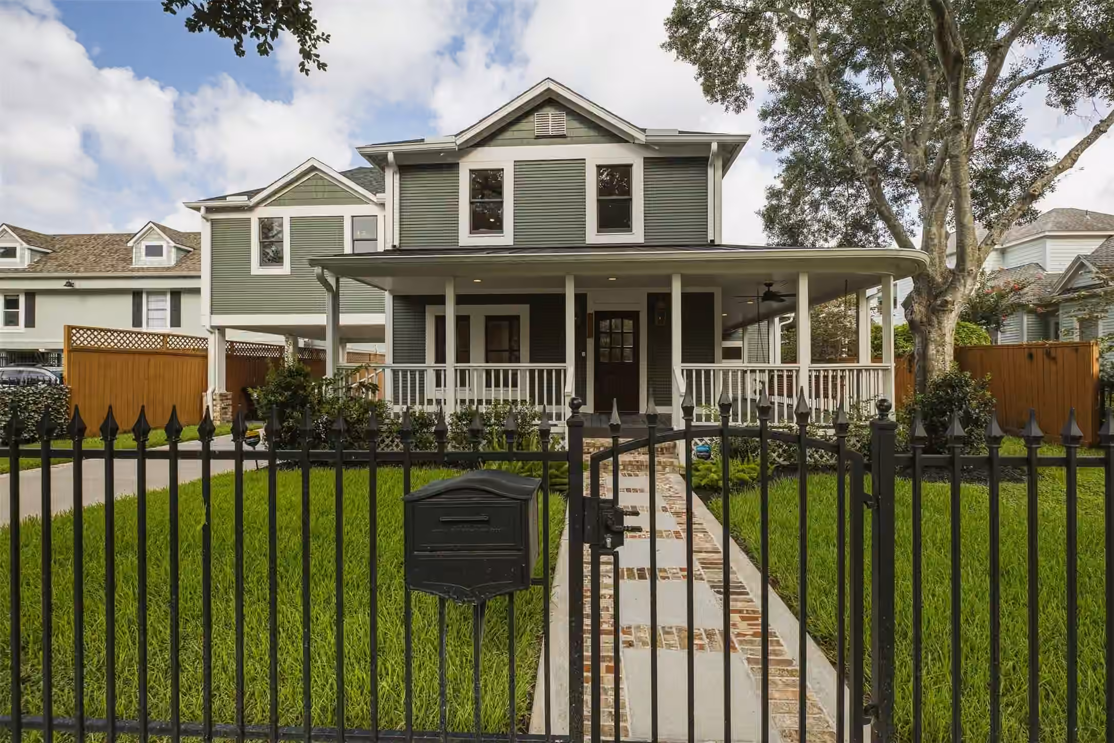 Photo 2 of 1535 Rutland Street, Houston, TX
