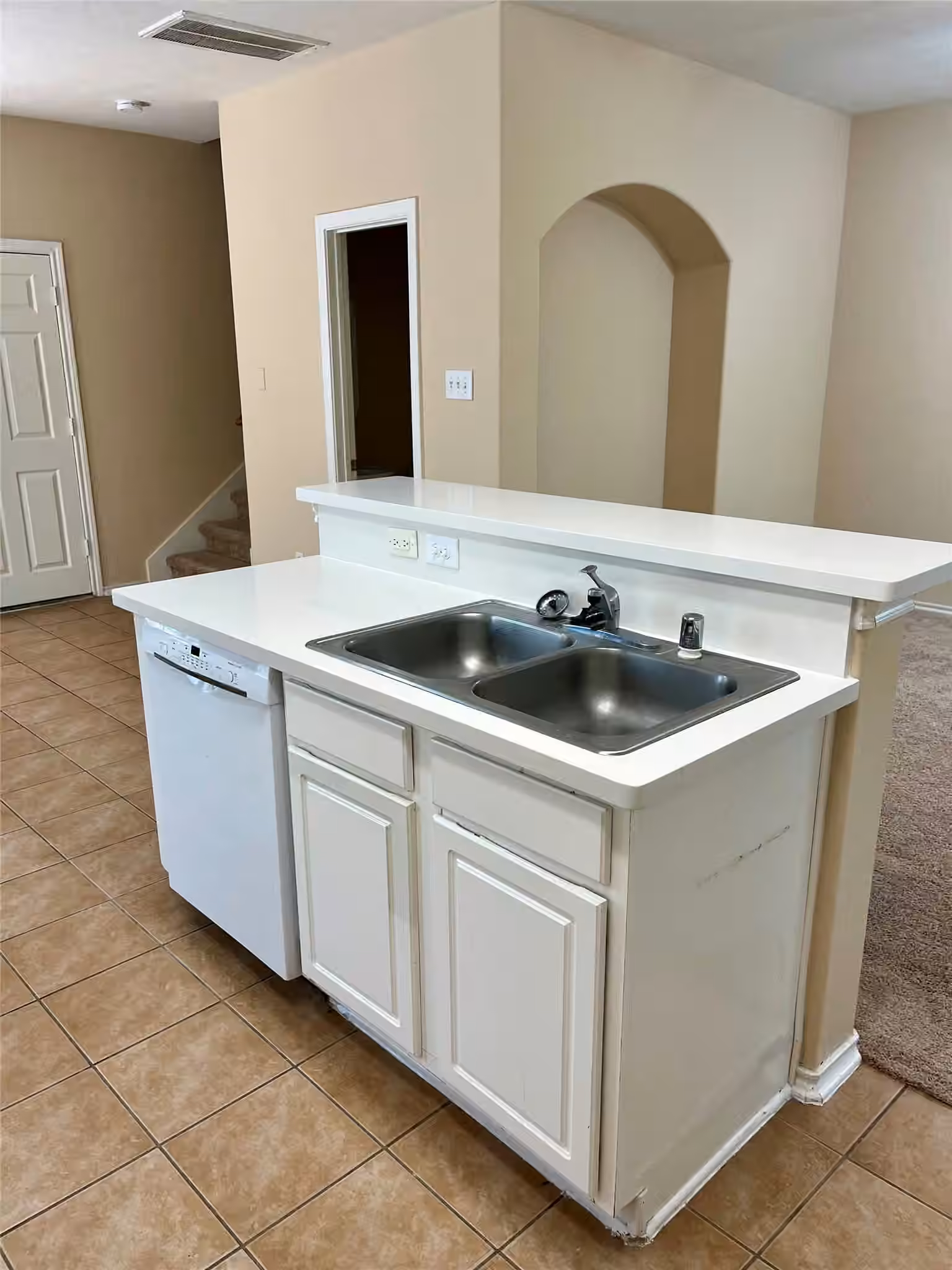 Photo 4 of 231 N Burberry Park Circle, The Woodlands, TX