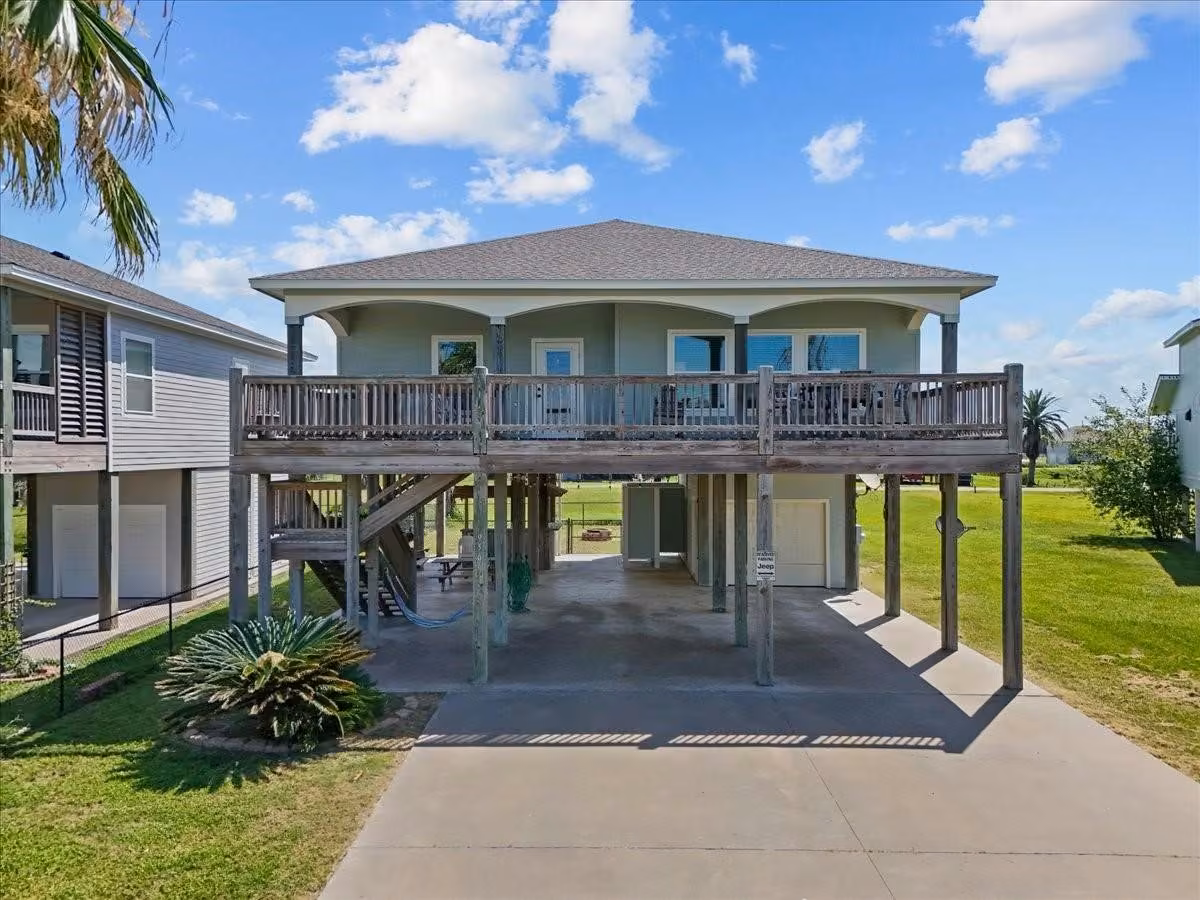 Photo 2 of 956 Townsend, Crystal Beach, TX