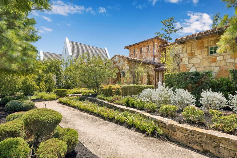Photo 3 of 15 N Badger Lodge Circle, Spring, TX