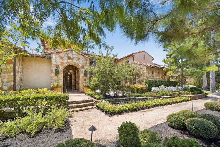 Photo 4 of 15 N Badger Lodge Circle, Spring, TX