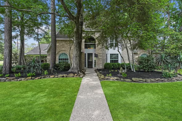 Photo 3 of 2023 Forest Garden Drive, Kingwood, TX