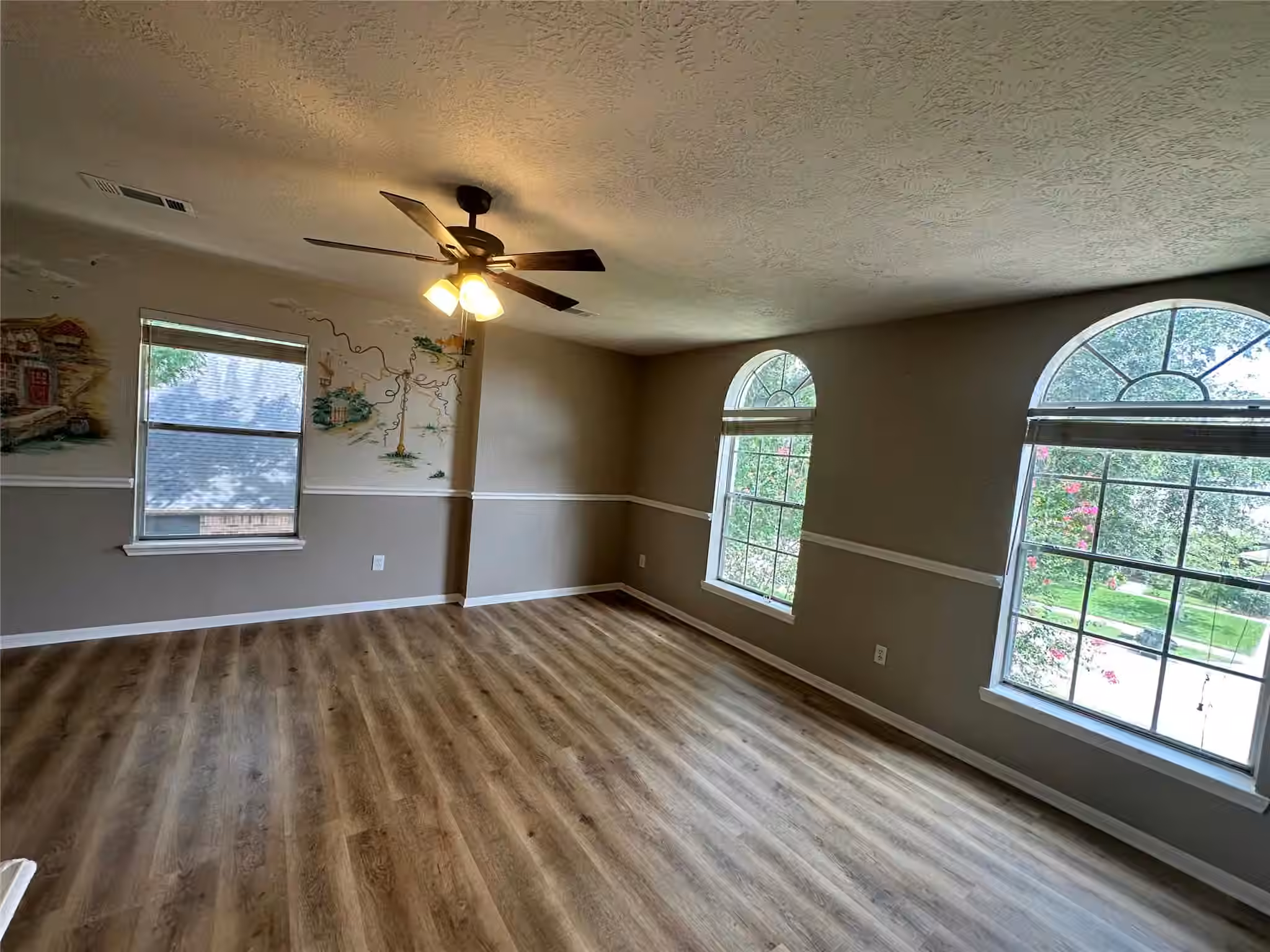 Photo 5 of 13315 Denver Oaks Drive, Houston, TX