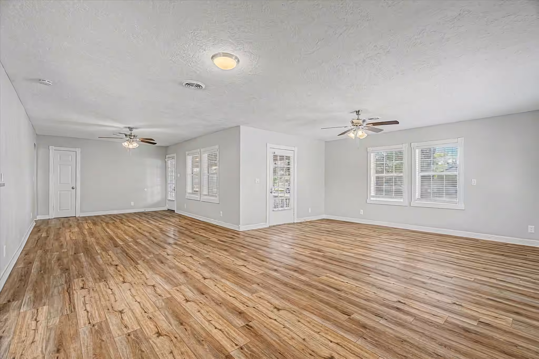 Photo 5 of 1114 W 5th Street, Freeport, TX