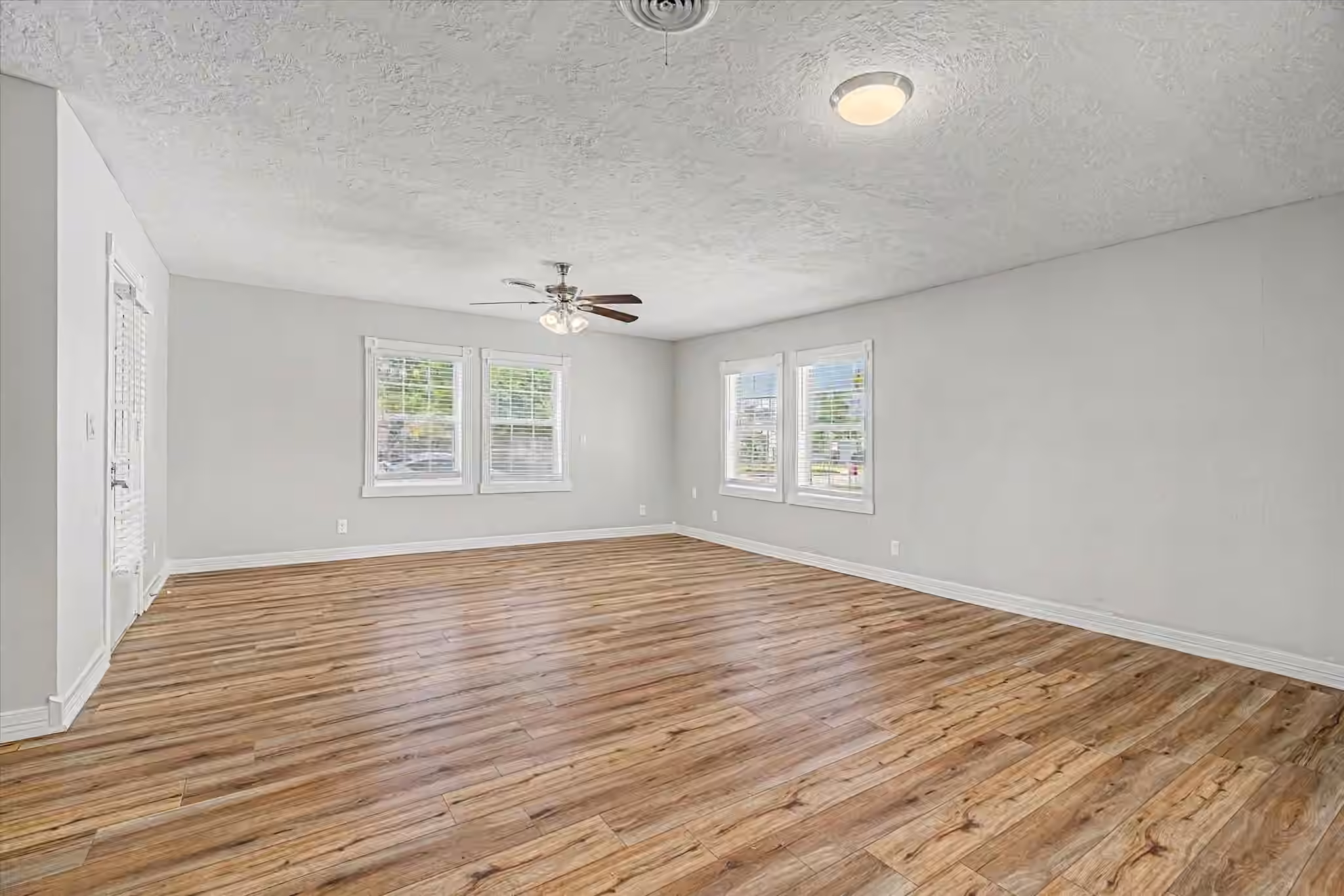 Photo 6 of 1114 W 5th Street, Freeport, TX
